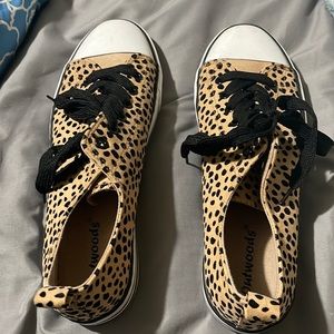 Outwoods tennis shoes